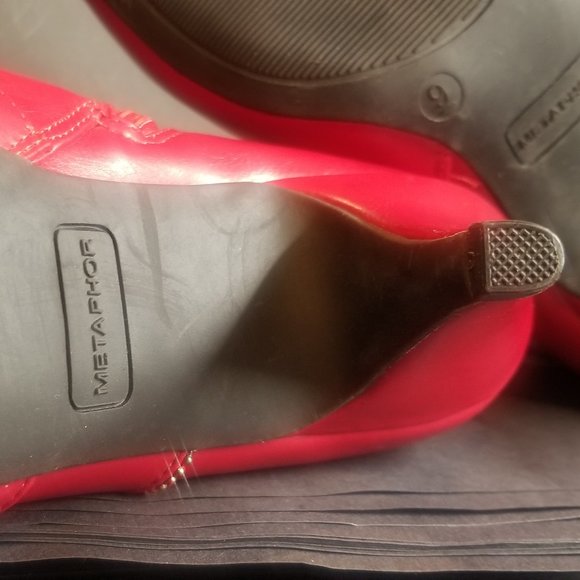 METAPHOR RED BOOTIES SIZE 9 NEW NEVER WORN !!!   NEW LOWER PRICE!!!! - Picture 8 of 9